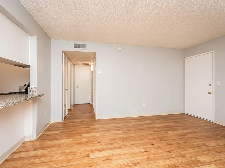 Redwoods at Mather Station Apartments — Photo 35
