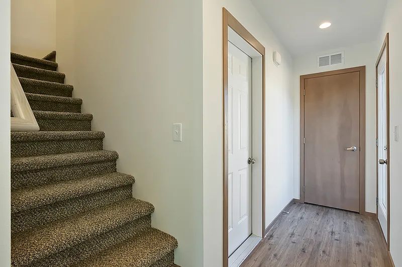 2 bed, 2.0 bath, 880 sqft, $1,550 — Photo 4