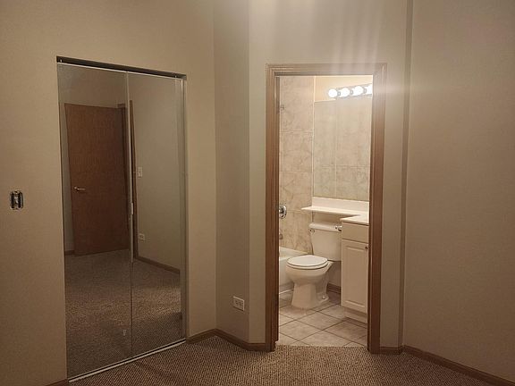 4th image of 6449 S Greenwood Ave #2