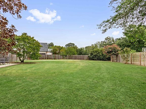 3rd image of 2667 Dibrell Trail Dr