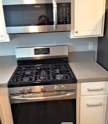 4th image of 1027 Tourmaline St Unit D