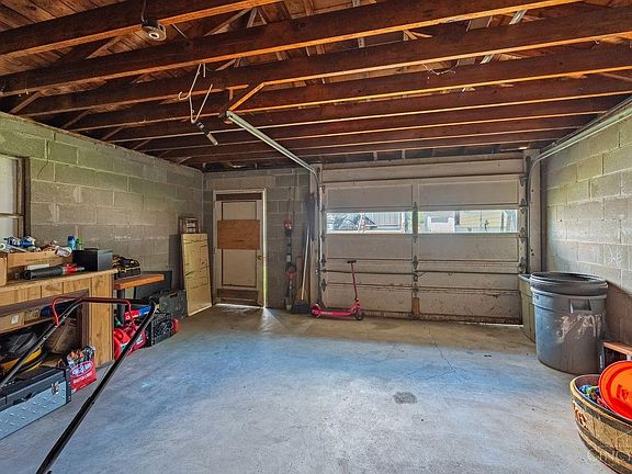3rd image of 2109 Wayne Ave
