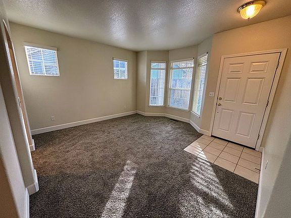 3rd image of 1346 Windsor Dr