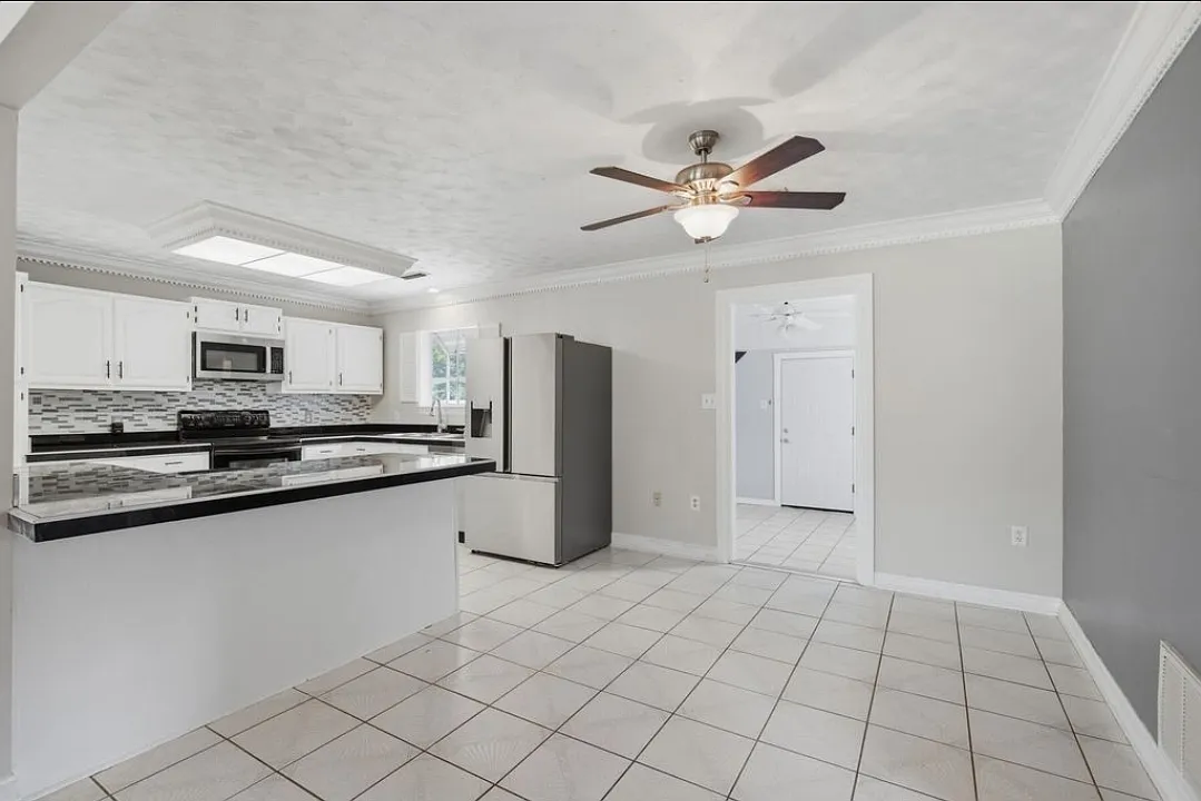 4 bed, 1796 sqft, $2,600 — Photo 1