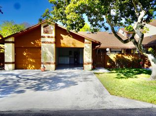 3832 Collinwood Ln, West Palm Beach, FL 33406