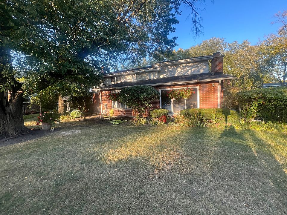 2nd image of 1812 Heather Ln