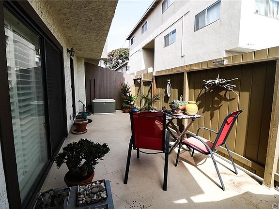 2nd image of 1808 Vanderbilt Ln Unit 4