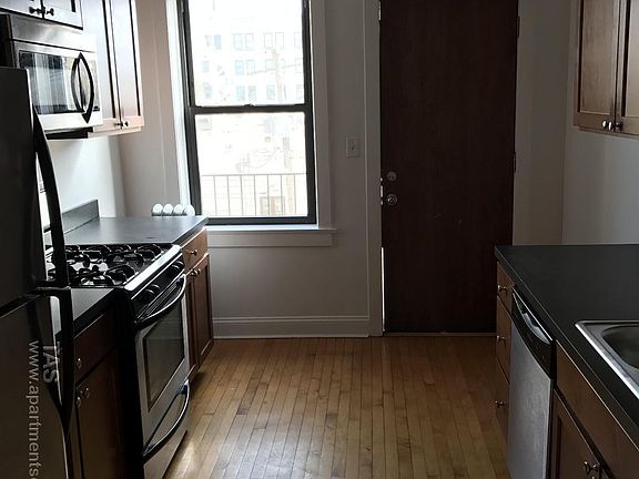 2nd image of 1951 W Cuyler Ave APT 3