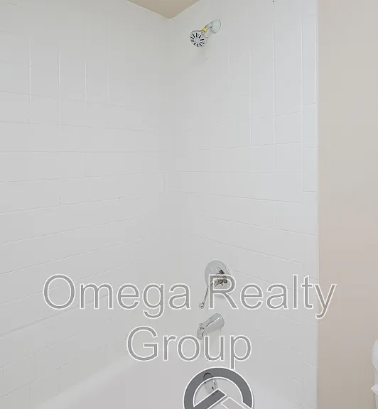 Camelot Apartments — Photo 80