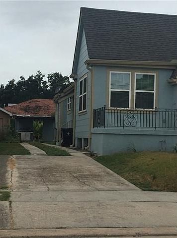 2nd image of 4664 Music St