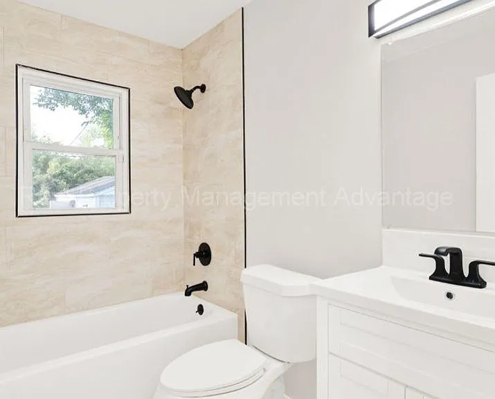 1513 E Meyers Ave — Photo 9