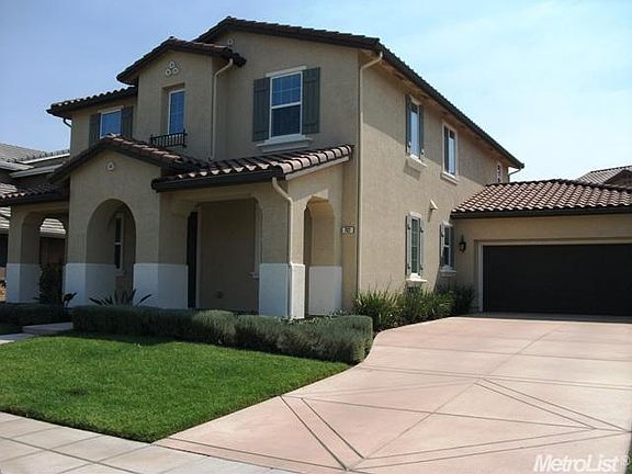 3rd image of 702 W Glendora Ave