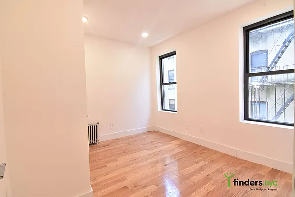 Rented by Clove Realty LLC | media 21