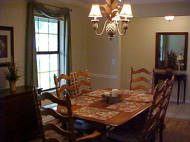 2nd image of 35 Planters Cir