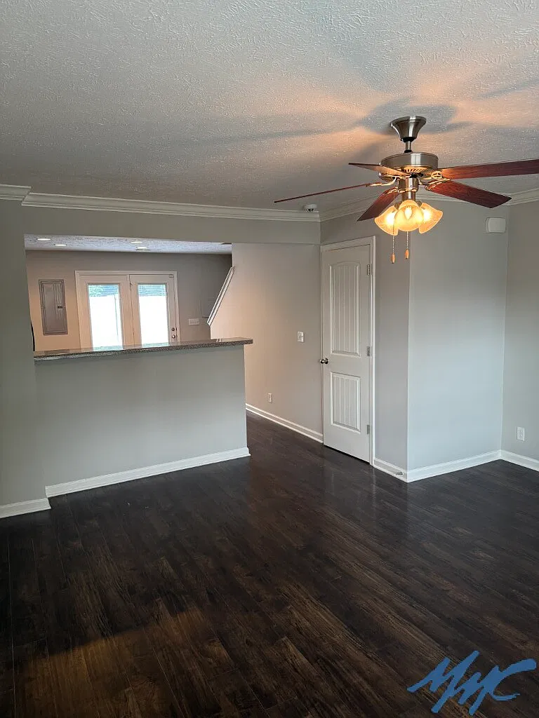 2 bed, 2.5 bath, 1128 sqft, $1,425 — Photo 3