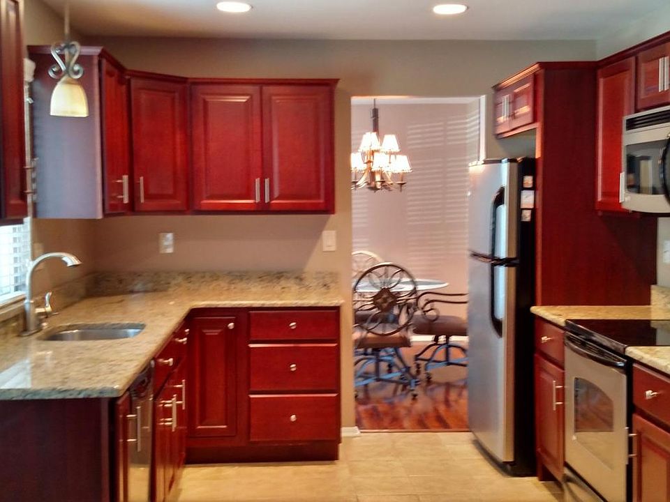 1st image of 576A Sheffield Dr