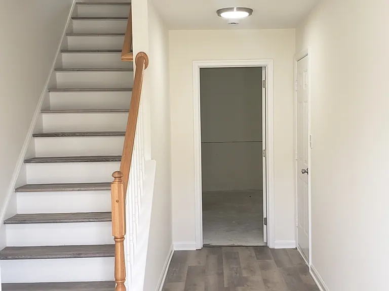 17 Bridle Path — Photo 3