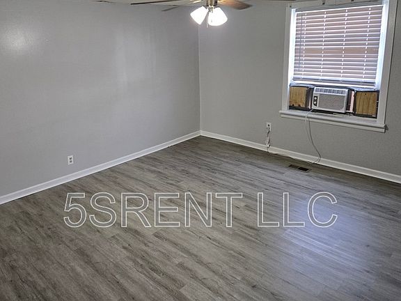5th image of 236 S Mary Ellen St APT A