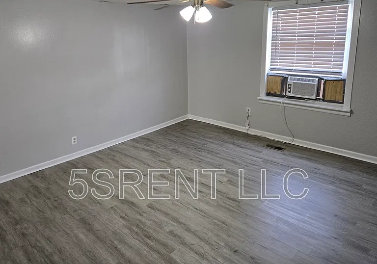 236 S Mary Ellen St #A — Photo 5