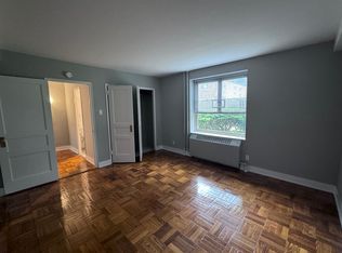 18324 Booth Memorial Ave #808, Fresh Meadows, NY 11365