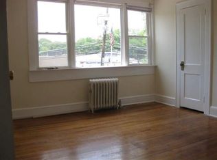 667 Cedar Swamp Rd APT 3, Glen Head, NY 11545