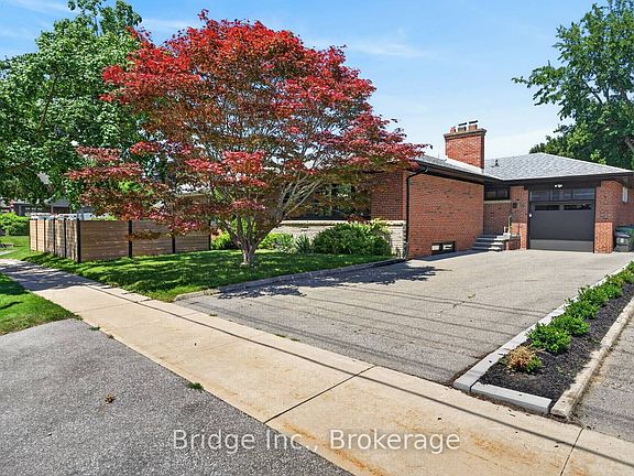 4th image of 14 Norseman St