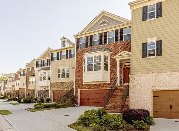 2nd image of 4309 Laurel Creek Ct SE