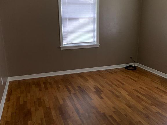 4th image of 1102 Van Ave