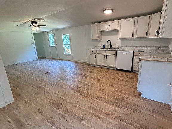 3rd image of 430 E Jameson Ave