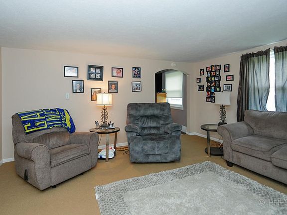 202 E North St-106