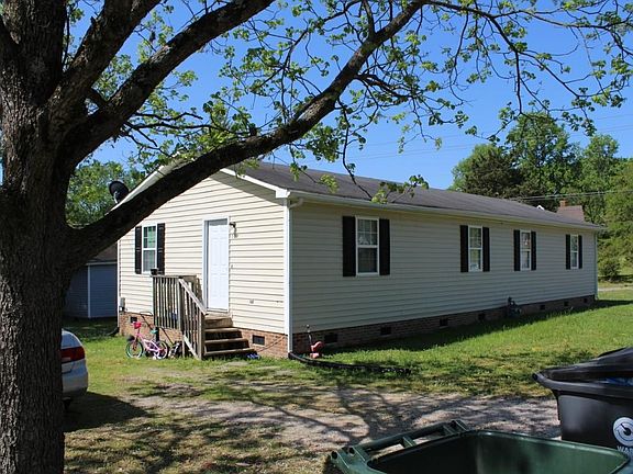 3rd image of 924 Goshen St