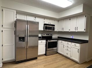 9511 Maple Way, Indianapolis, IN 46268