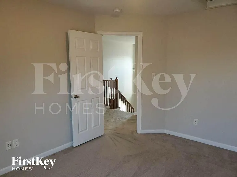 5606 Beechtree Ln — Photo 11