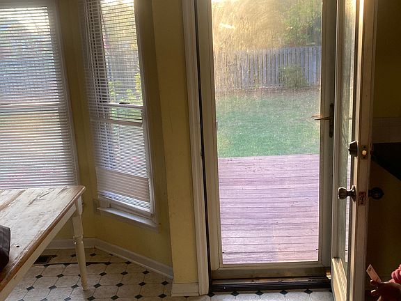 3rd image of 3005 Broadview Dr
