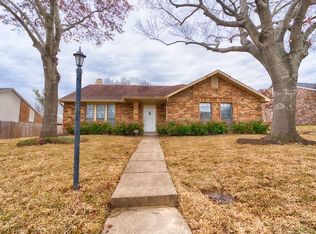 1012 Granite Ln, Desoto, TX 75115