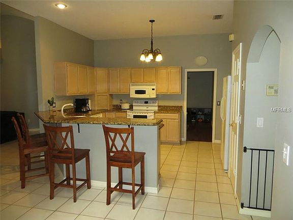 3rd image of 14028 Myrtlewood Dr