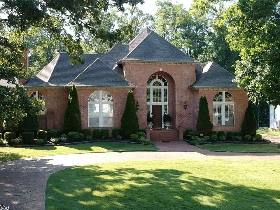 1st image of 502 River Oaks Blvd