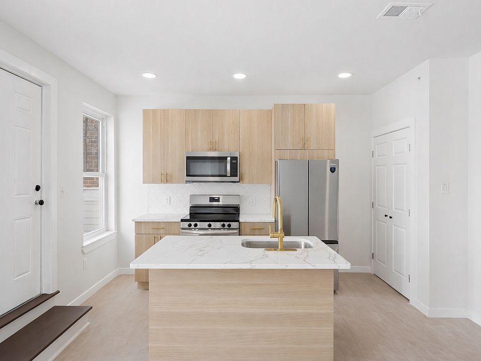 1st image of 4041 Lancaster Ave #1
