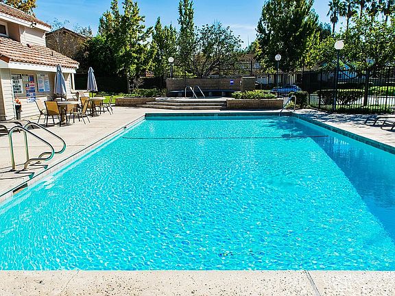 5th image of 4046 Oak Glen Ct