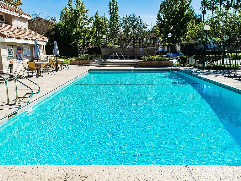 4046 Oak Glen Ct — Photo 4