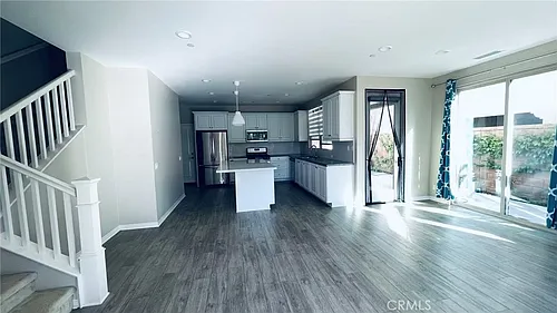 140 Parkwood Photo 1