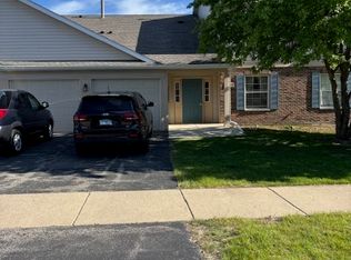 1286 N Red Oak Cir UNIT 4, Round Lake Beach, IL 60073