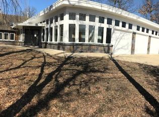 14566 W Oak Ln, Lake Forest, IL 60045