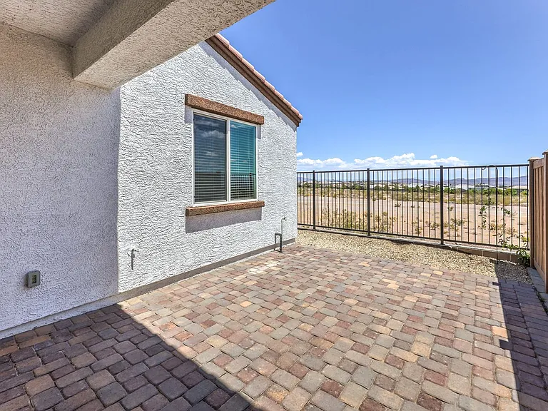 1535 Franklin Ln — Photo 22