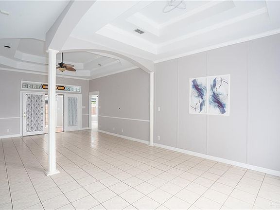 5th image of 2802 Montgomery Dr