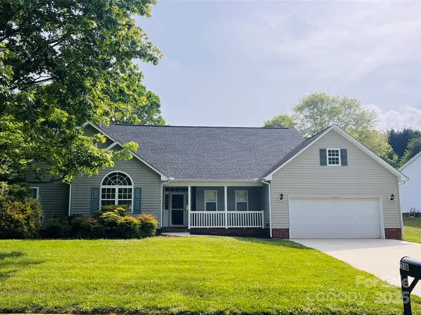 318 Linsbury Ct, Gastonia, NC 28056