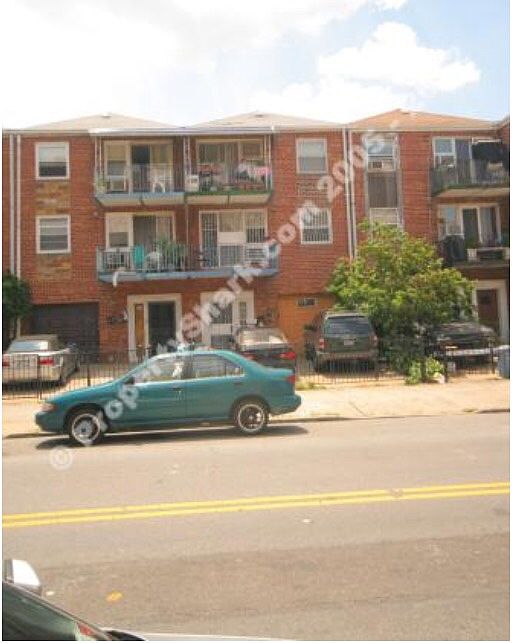 1st image of 41-00 28th Avenue