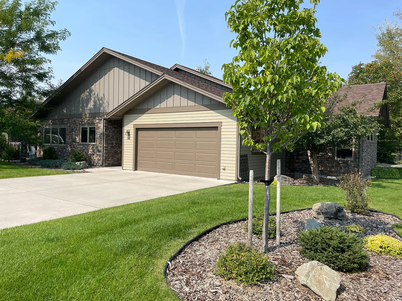 3 bed, 2010 sqft, $3,200 — Photo 1