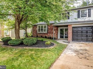34 Lakeside Dr, Marlton, NJ 08053