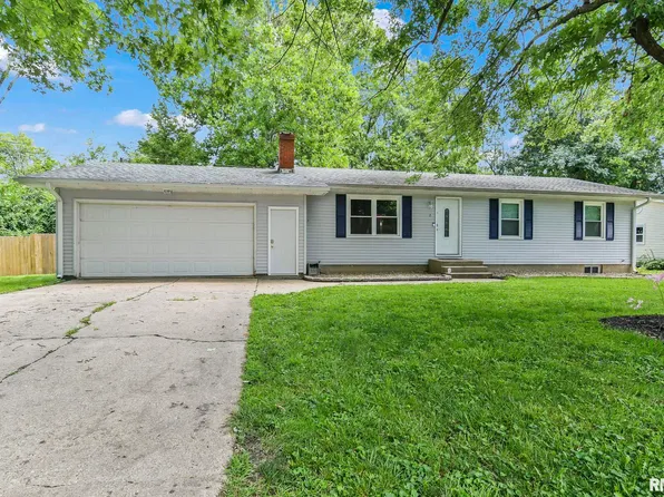 2 Melody Dr, Rochester, IL 62563